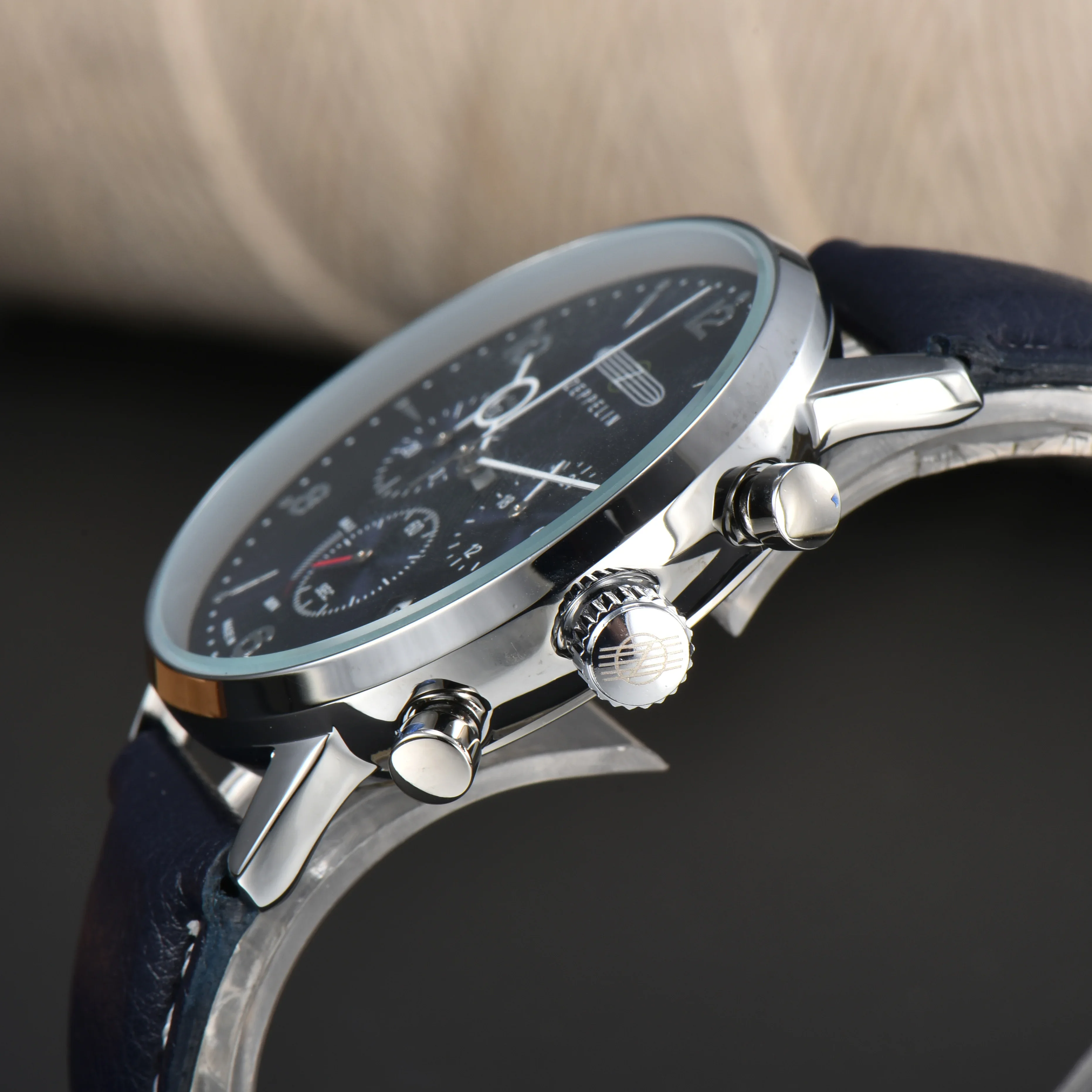 2026 ハインデンブルク ゼッペリン 8086-4 自動日 - Smartwatch Touch のレビューと価格